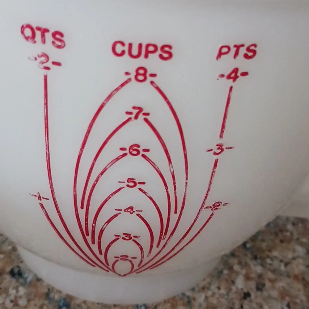 Vintage Mix-N-Stor 8 cup pitcher tupperware